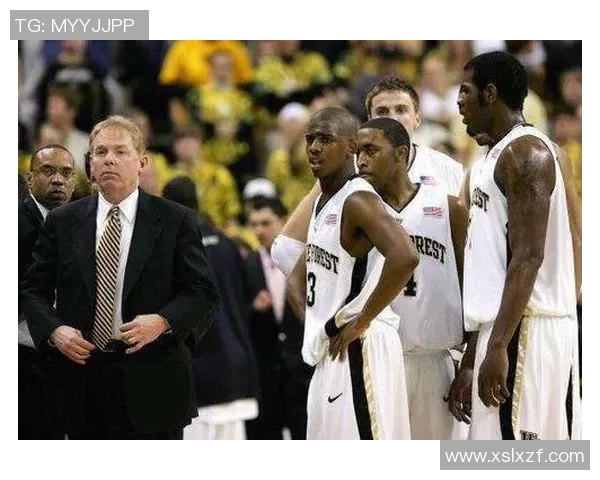 足球明星去世后亲人悲痛悼念追忆往昔情感深厚的故事 足球明星去世后亲人悲痛悼念追忆往昔情感深厚的故事